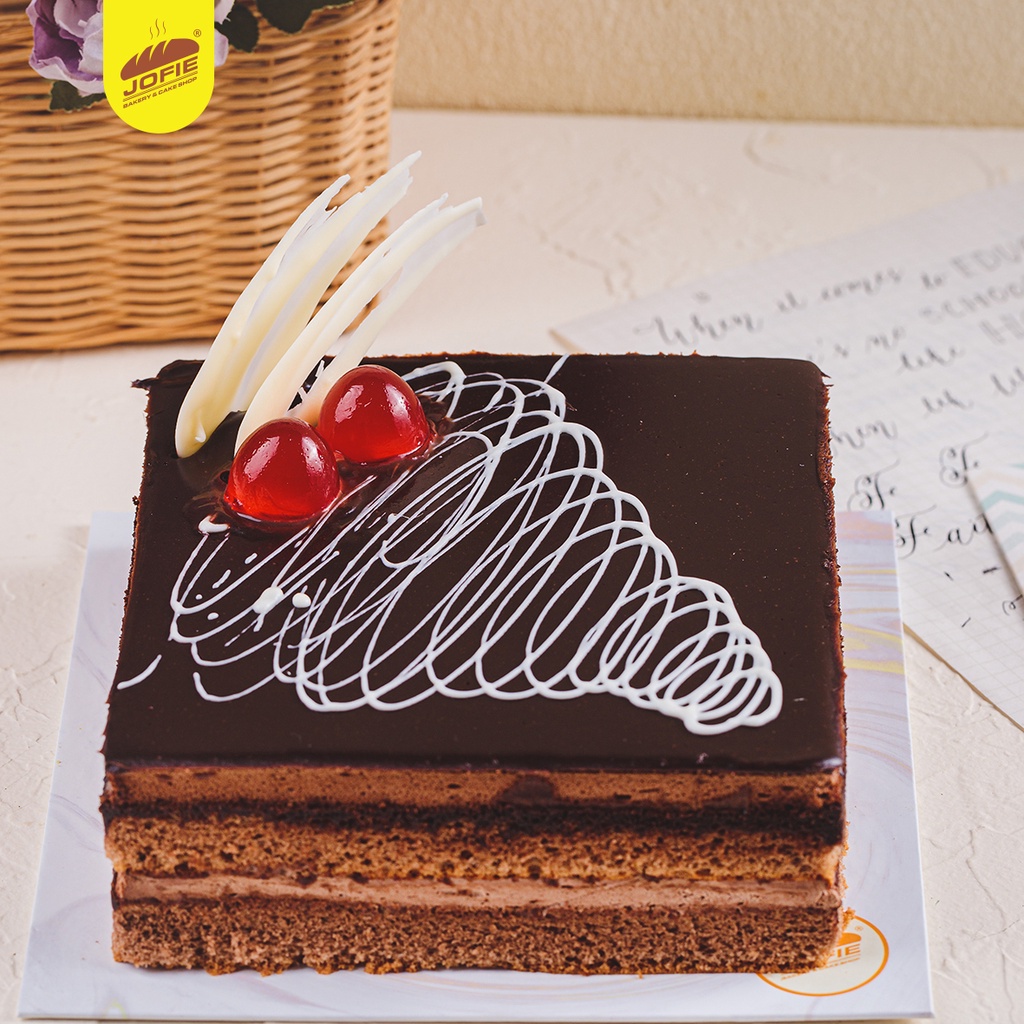 

Jofie Chocolate Mousse Cake by Jofie Bakery Kue Ulang Tahun