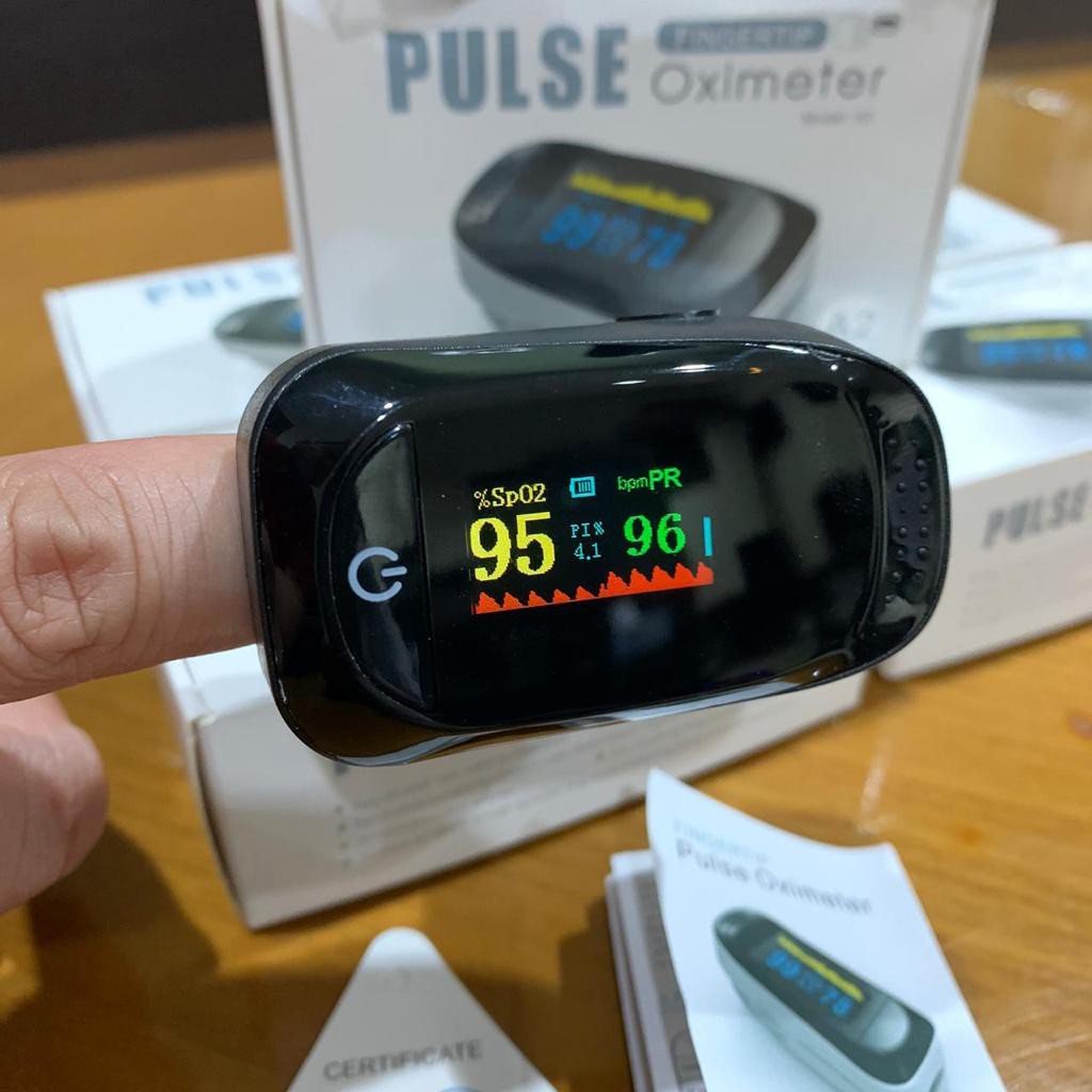 Fingertip Pulse Oximeter Monitor LED (HITAM) A2 - Akurat Layar Putar, Bunyi BIP