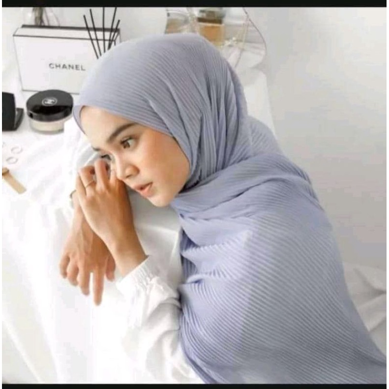 hijab pashmina plisket premium panjang 75x170 tanpa garis tengah//pashmina plisket terlaris murah-Abu muda