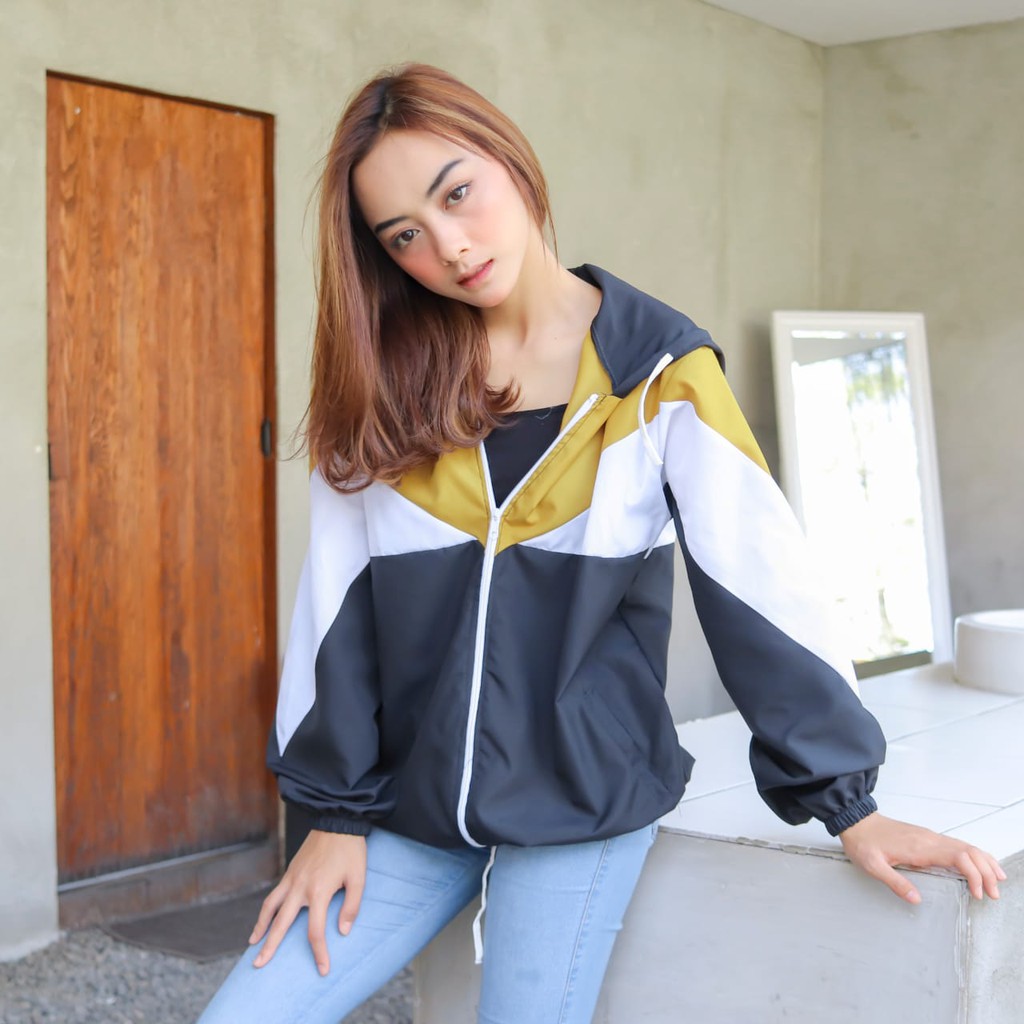 Alice Jacket - Jaket Parasut Wanita / Pakai Furing (Lapisan Dalam)