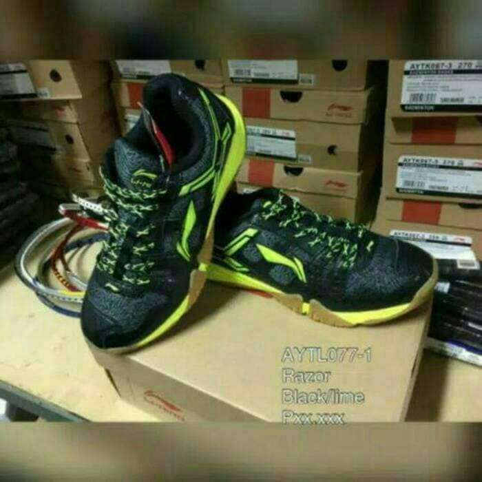 sepatu badminton lining razor hitam original