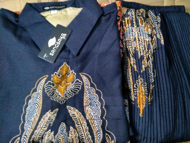 Batik Couple / Baju Batik Couple / Batik Set / Batik Lengan Panjang / Rok Set