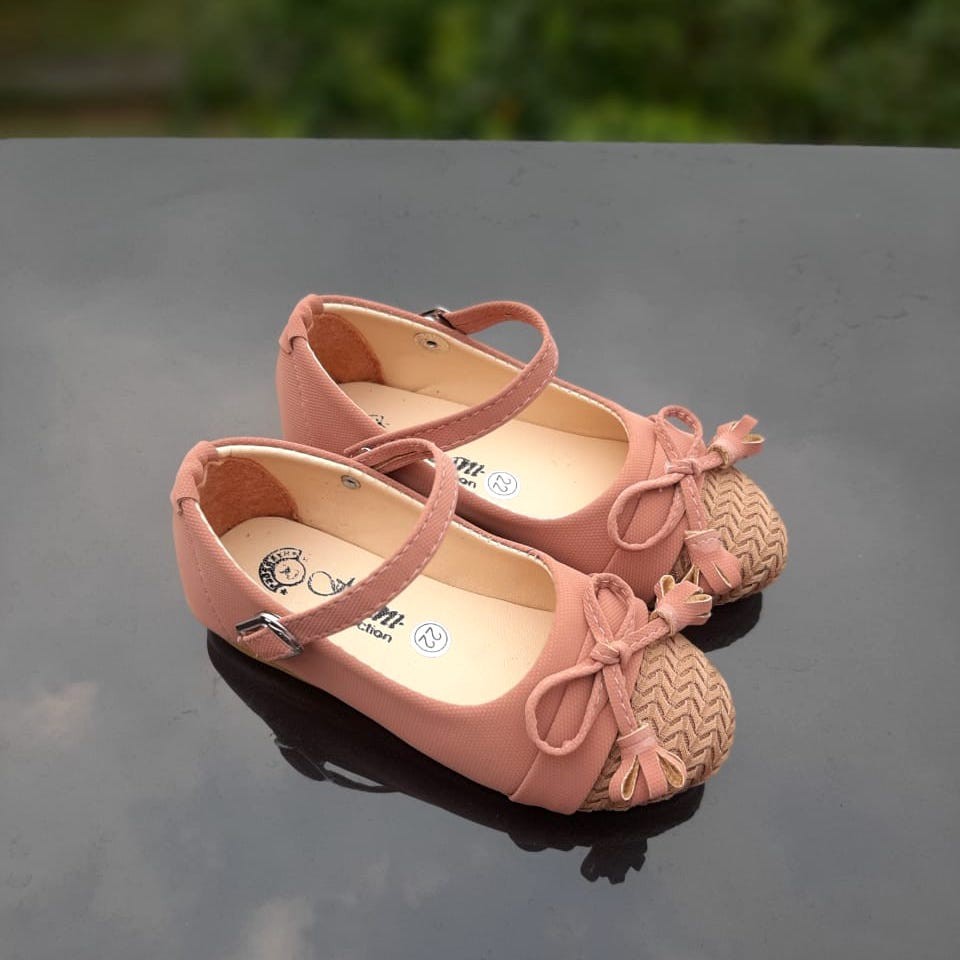 TOKOERS SBA03 22-25 Sepatu Balet, Flatshoes Anak Perempuan Umur 1 2 3 tahun - Motif Pita Rajut