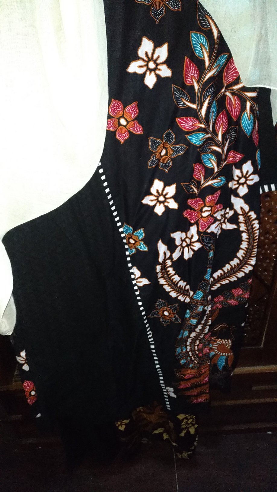 Tunik Sekartaji Atasan Baju Batik Wanita Muslim.