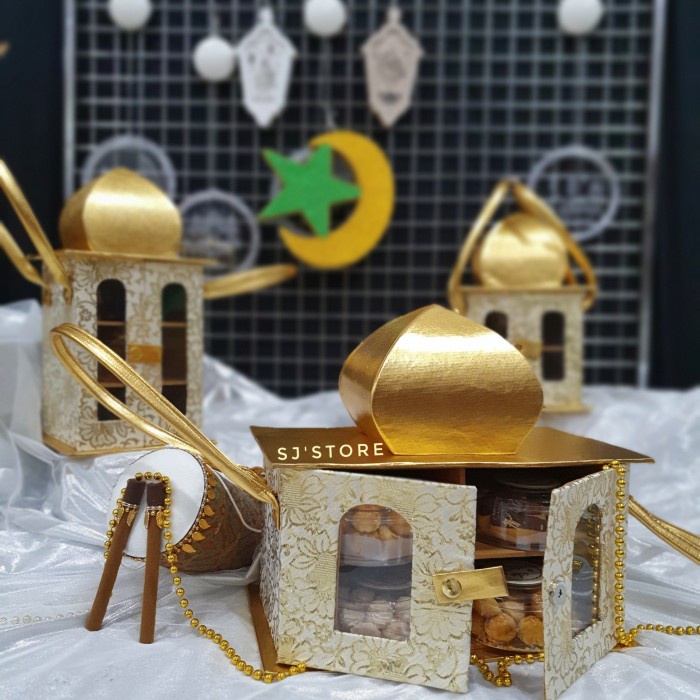 

Box parcel lebaran idul fitri hampers warna emas