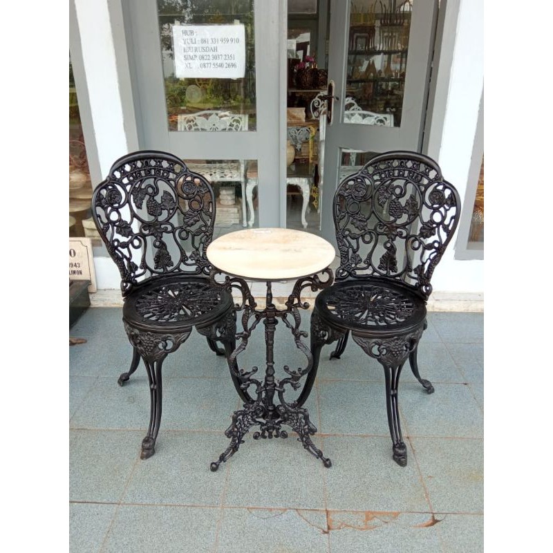 Meja taman besi dan kursi variasi onix khas Tulungagung