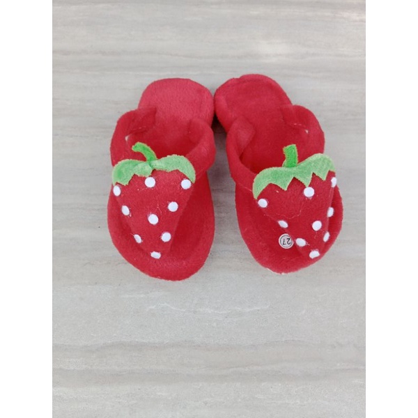 Sandal Jepit Anak Bulu Strawberyy Lucuuuu