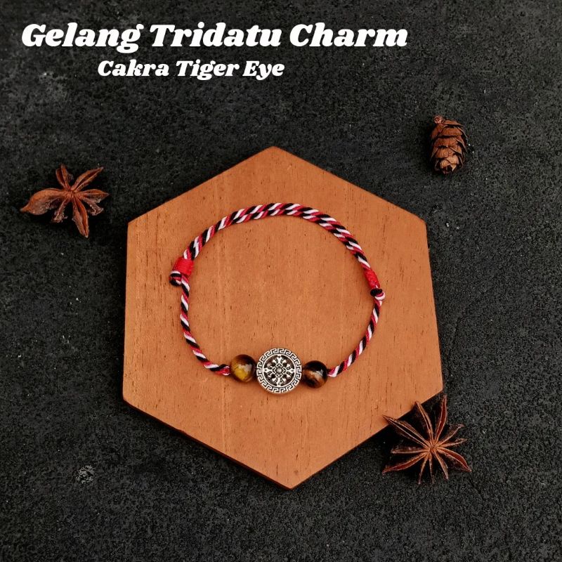 Gelang Tridatu Cakra Tiger Eye / Gelang Tridatu Tiger Eye / Gelang Tridatu Custom / Kerajinan Khas Bali / Gelang Tridatu Cowok / Tridatu Khas Bali / Aksesoris Bali / Oleh Oleh Khas Bali / Gelang Pria / Gelang Tiger Eyes / craftdewata