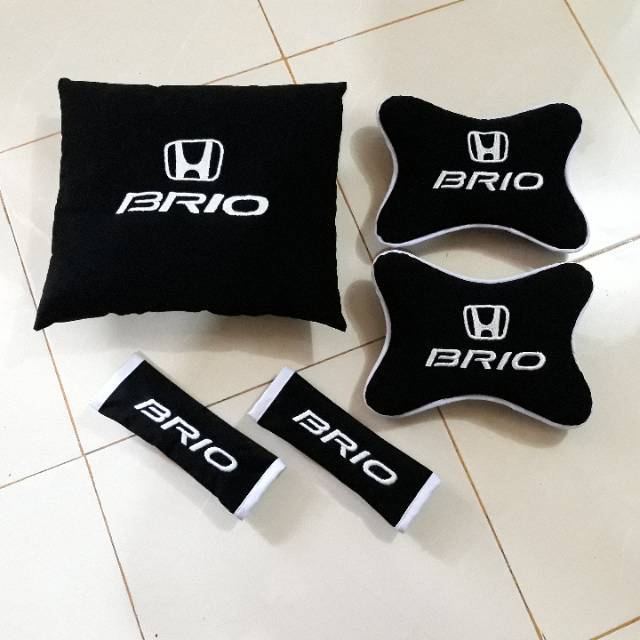 Bantal mobil brio