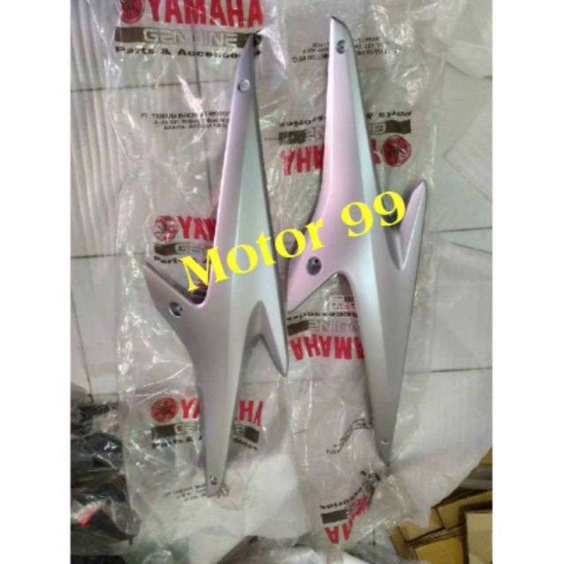 Cover side deltabox kanan kiri Yamaha Aerox 155 Original Silver