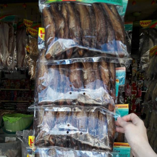 

Ikan salai lais harga 180 k berat kurang lbh 3.2 ons, diproses hygienis dan diasap dgn kayu