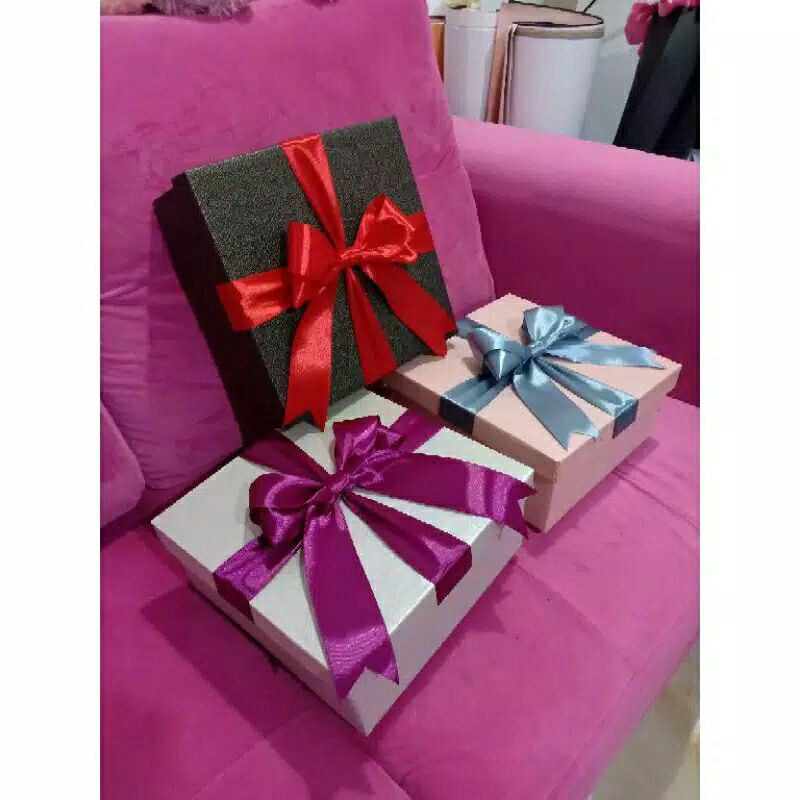 

kotak kado / box kado / box gift ukuran 20x20x8cm