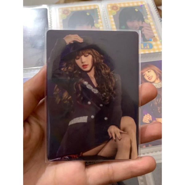 photocard official topi koboy Lisa blackpink