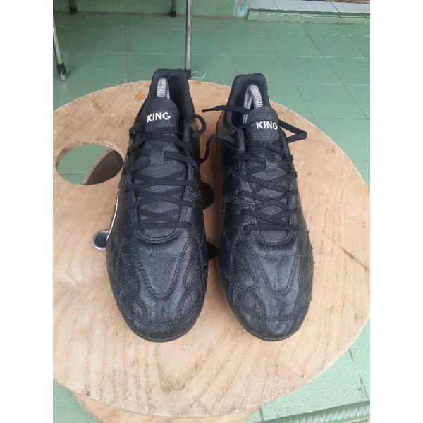 Sepatu bola Puma king hero fg