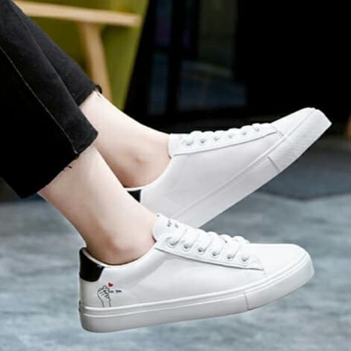 Adidas Sneakers Shoes | Sepatu Kets Polos Wanita Warna Putih