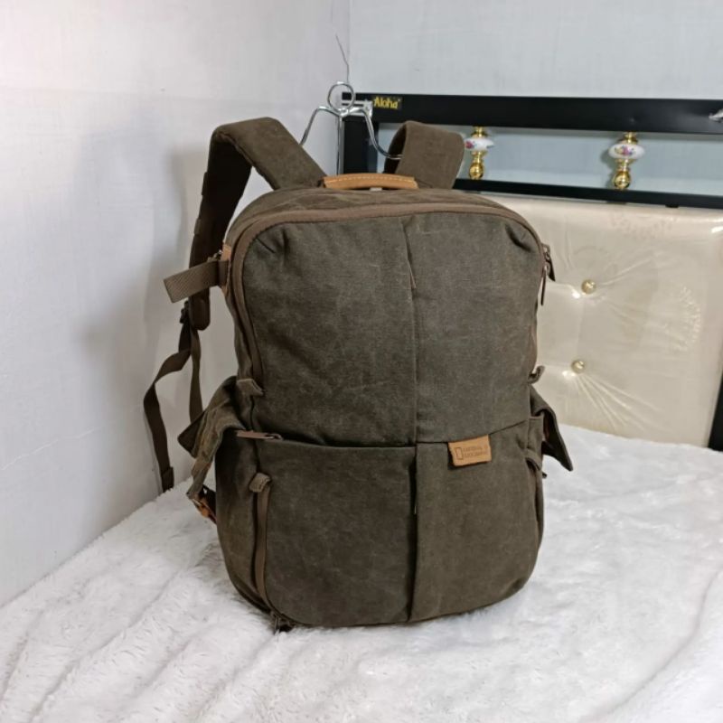 NG A5270 - National Geographic
