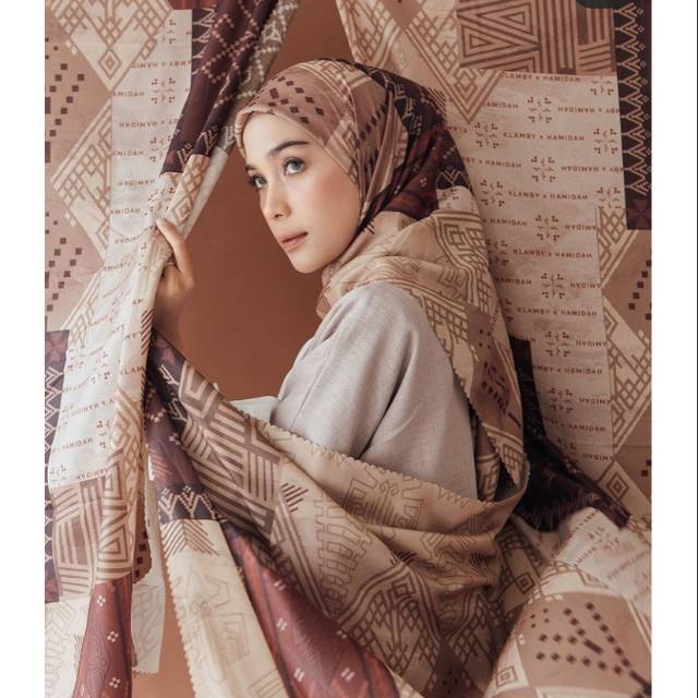 BAJO SCARF MAROON CAVE ORIGINAL WEARING KLAMBY