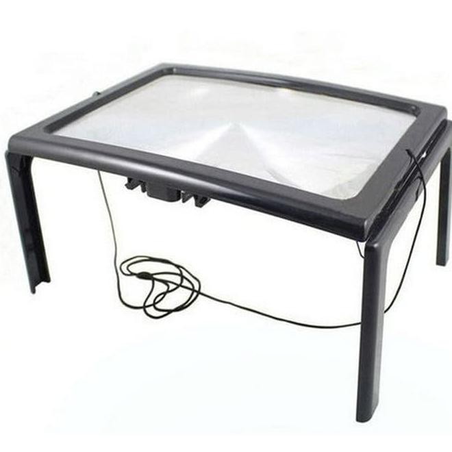 

Kaca Pembesar Bentuk Meja Dengan Lampu Led - Black White Kode 633