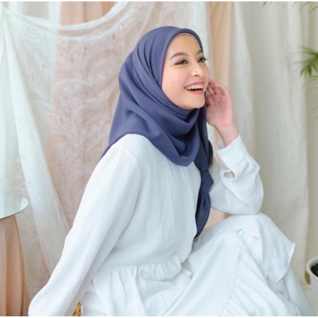 jilbab segi empat BELLA square jilbab pollycotton (bisa cod) PART 1