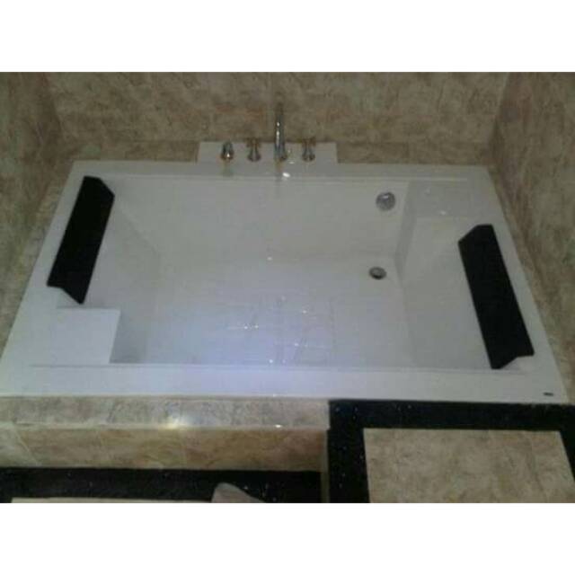 Bathtub eminance 180x120
