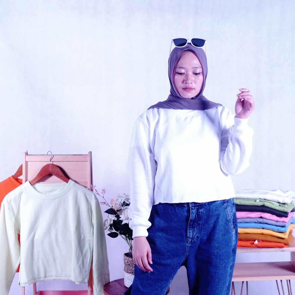 BASIC SWEATER CROOP 20 WARNA  KOREAN STYLE