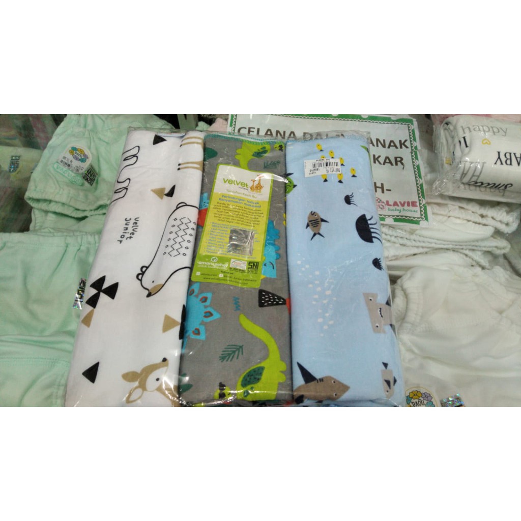 Velvet Bedong Bayi Motif isi 3