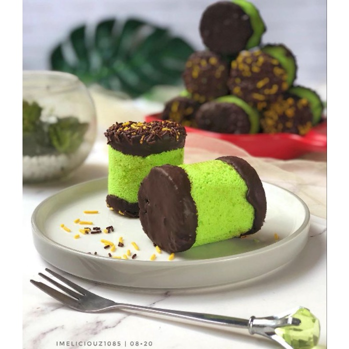 

Banana Roll cake isi 8Pics