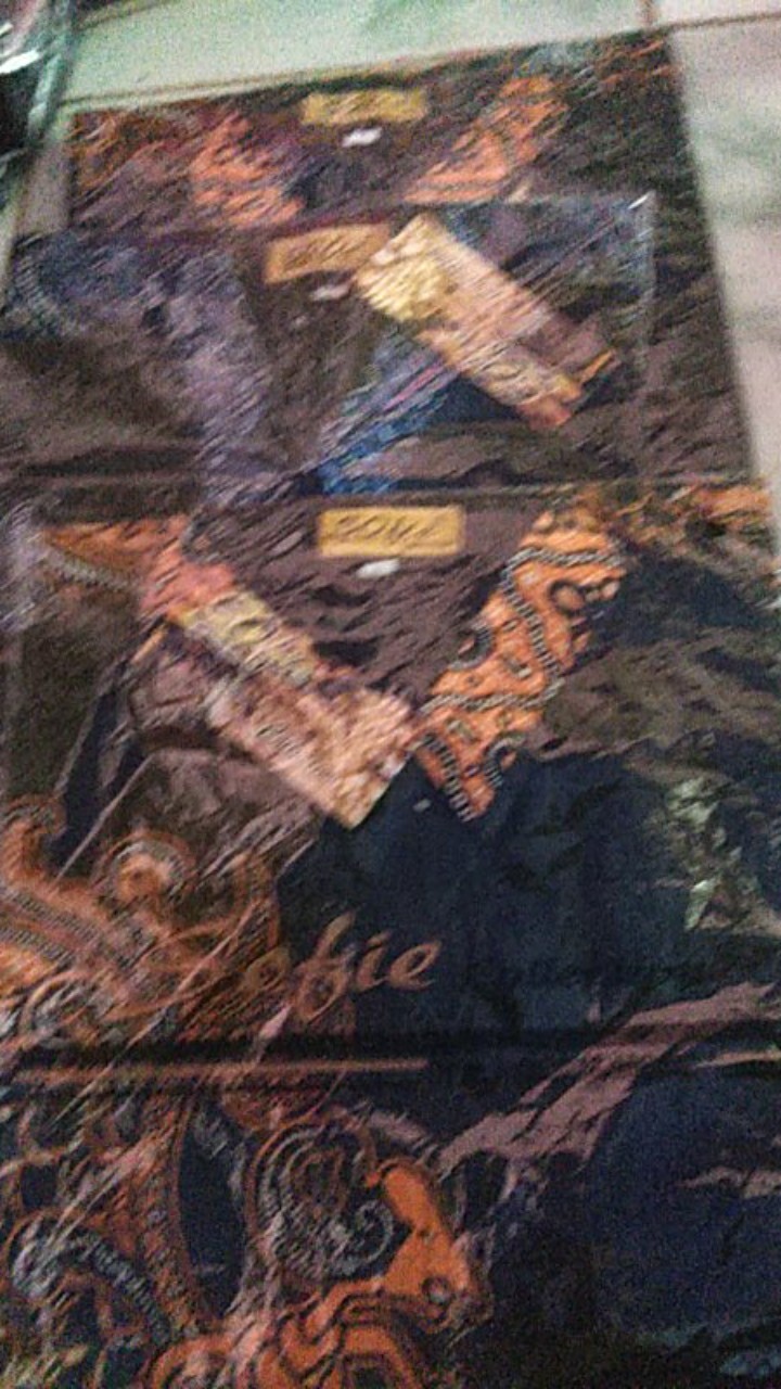 Kemeja Batik Bahu Pendek Motif Wayang Semar Mesem