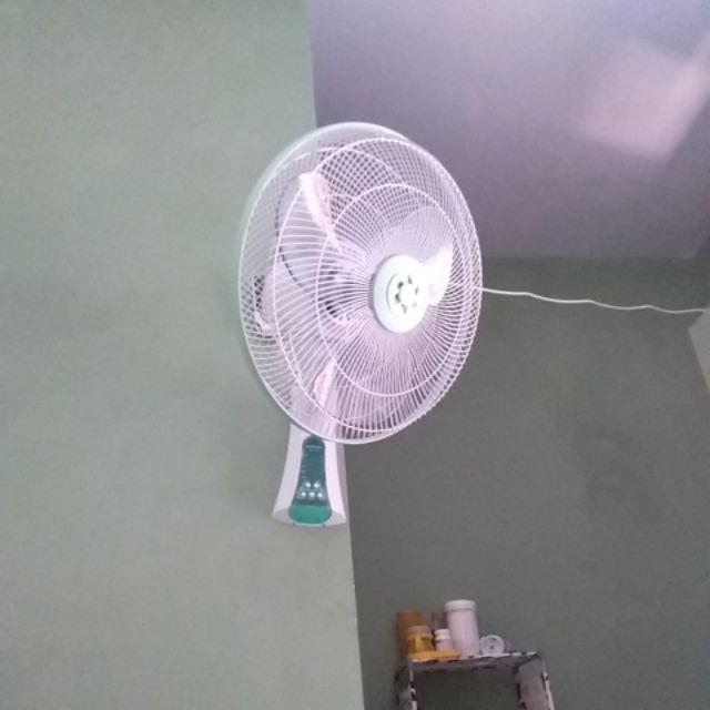 Kipas angin dinding remot MWF 3001RC 12 inch wall fan