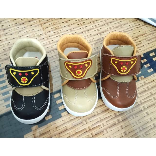 Sepatu anak laki-laki usia 1 2 3 tahun formal lucu murah size 22-25 bahan sintesis