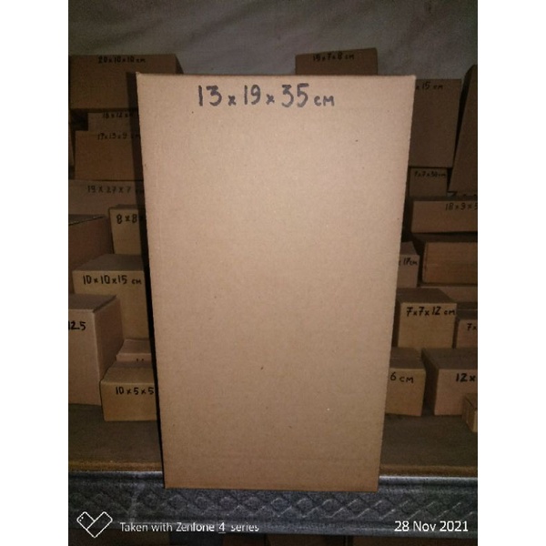 

Kardus Box 13x19x35 cm Baru tebal Polos luar dalam