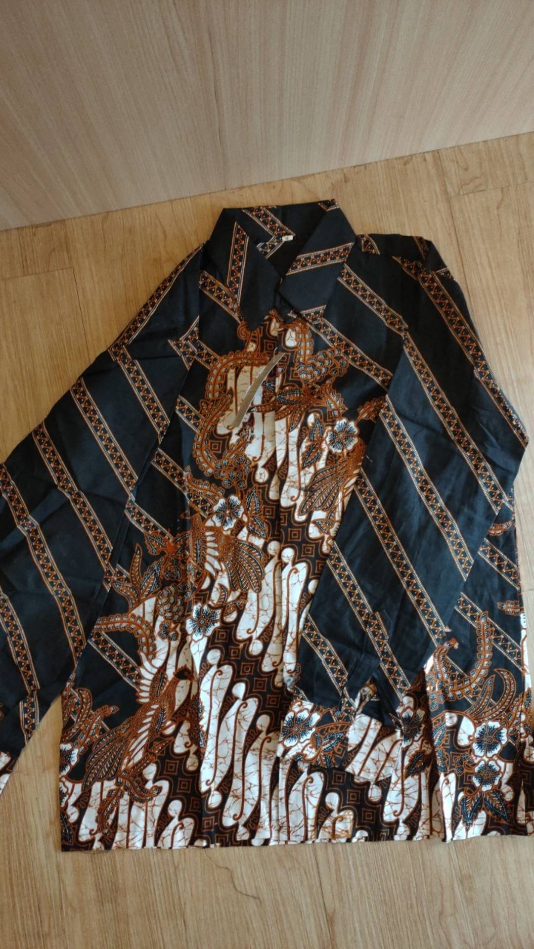 Couple Batik Keluarga Anak Ayah Dan Ibu / Atasan Batik Lengan Panjang / Kemeja Batik Pria Dan Wanita