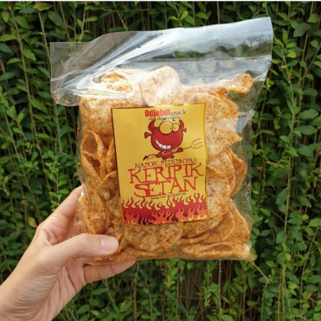 

Keripik opak pedas