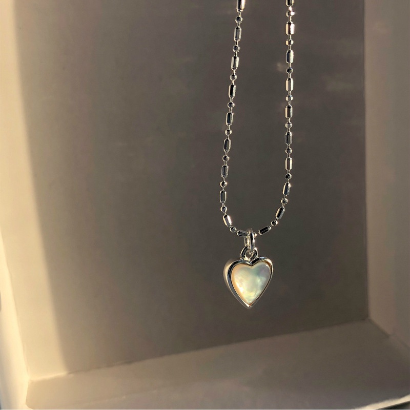 Papaozhu Vintage Perak Shiny Moonstone Heart Pendant Kalung Untuk Wanita Gadis Elegan Cinta Pesona Kalung Chic Tulang Selangka Rantai Perhiasan Aksesoris