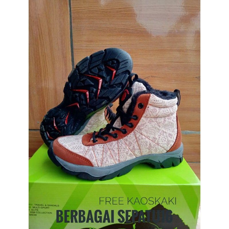 Sepatu Gunung Hiking Outdoor / Peralatan Camping Outdoor Hiking Adventure