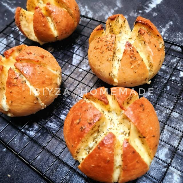 

KOREAN GARLIC BREAD