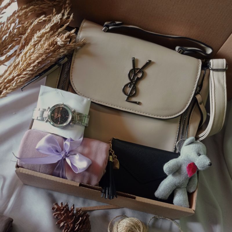 Hampers Giftbox Tas Selempang Impor Wanita Hadiah Kado Ulangtahun Wisuda Anniversary Wedding