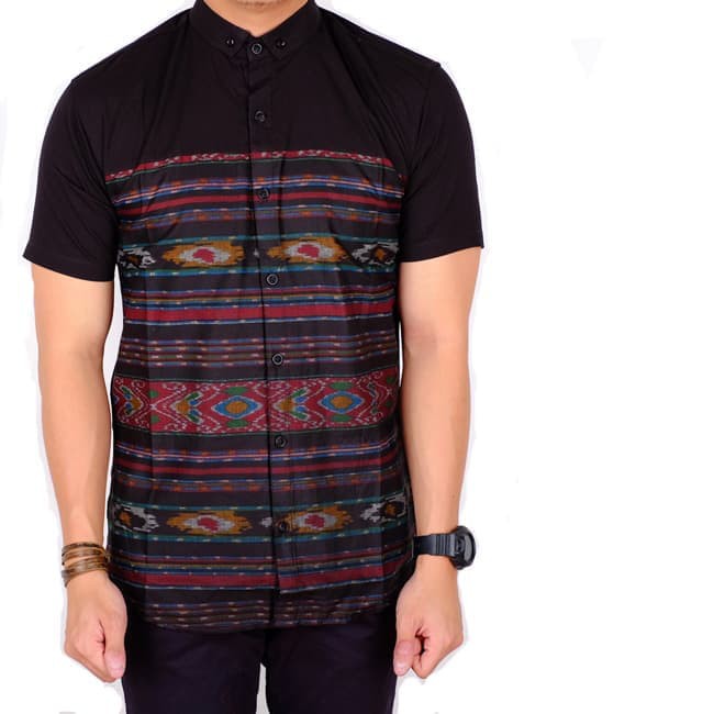baju cowok lengan pendke hitam kombinasi tribal batik slimfit Diskon