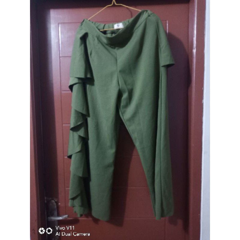 Preloved Celana ISH (iymelsayshijab)