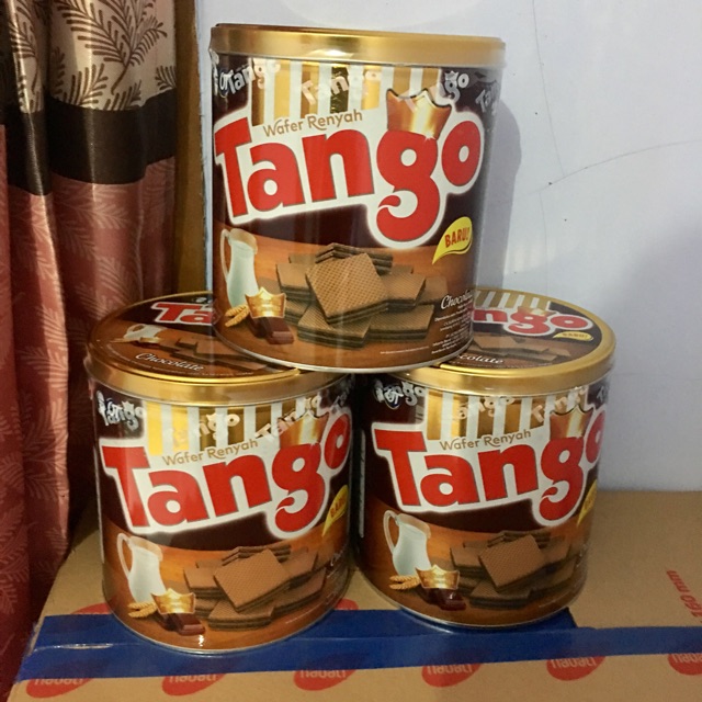 WAFER TANGO RASA COKLAT DAN VANILLA UK. 300 gr | Shopee ...