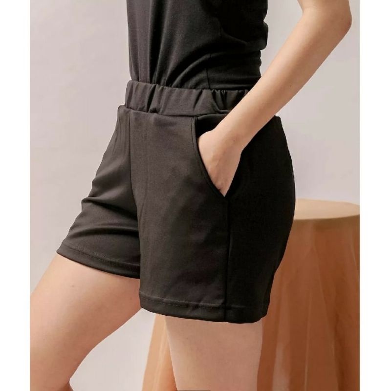 Celana Hotpants Wanita / Celana Pendek Wanita basic scuba / Hot Pants Scuba