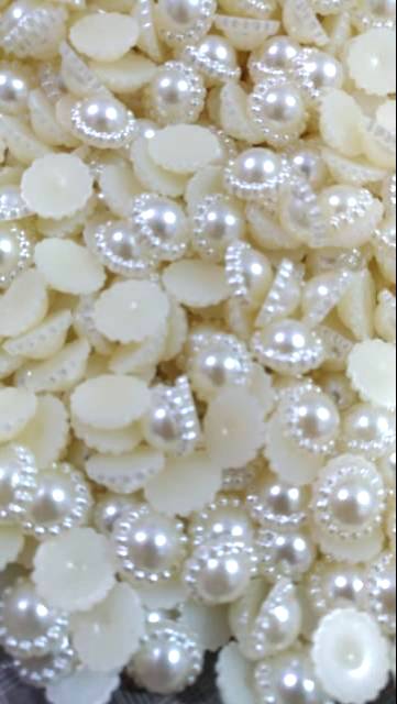 Mutiara Setengah / Mote Sebelah Motif Bunga Putih BW 10 mm (isi +/- 25 pcs)