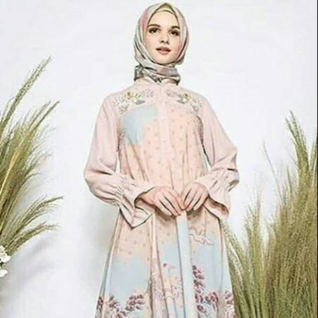 Neisha dress size S Ria miranda