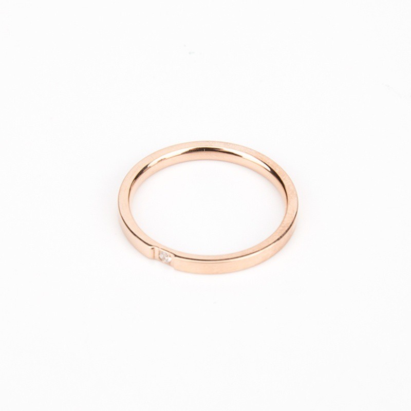 Cincin Titanium Steel Hias Berlian Imitasi Warna Rose Gold untuk Pasangan / Pria / Wanita