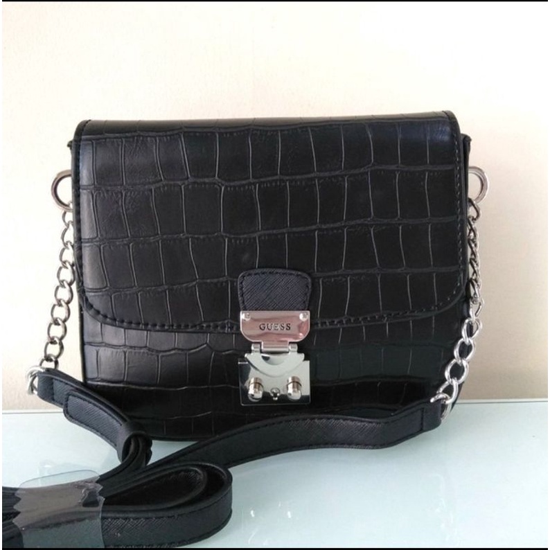 Tas selempang wanita hitam Guess original CL