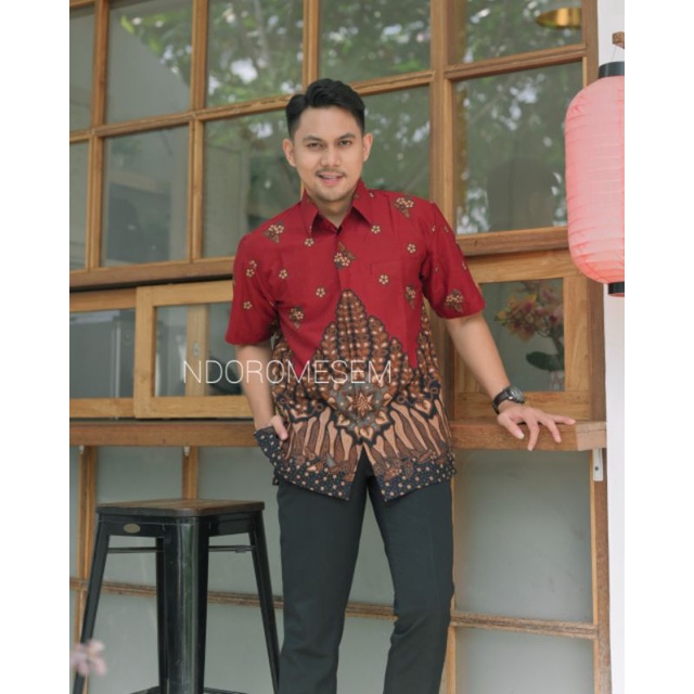 batik kangen merah ndoromesem katun halus furing lengan pendek