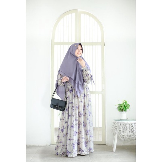 ALANA SYARI ORI BERMEREKS