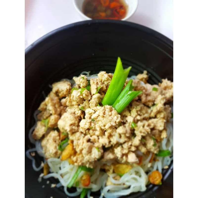 

Bakmie Mie Sehat Shirataki Extra Ayam ( dengan topping ayam lebih berlimpah )