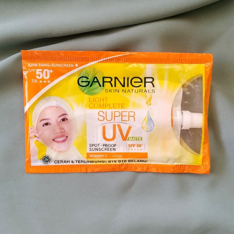 [SACHET] GARNIER Super UV Spot Proof Sunscreen SPF 50+ PA+++ Matte 7ml❤EwaGrosir❤