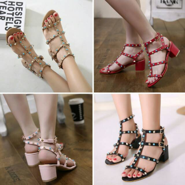 Sepatu Valentino